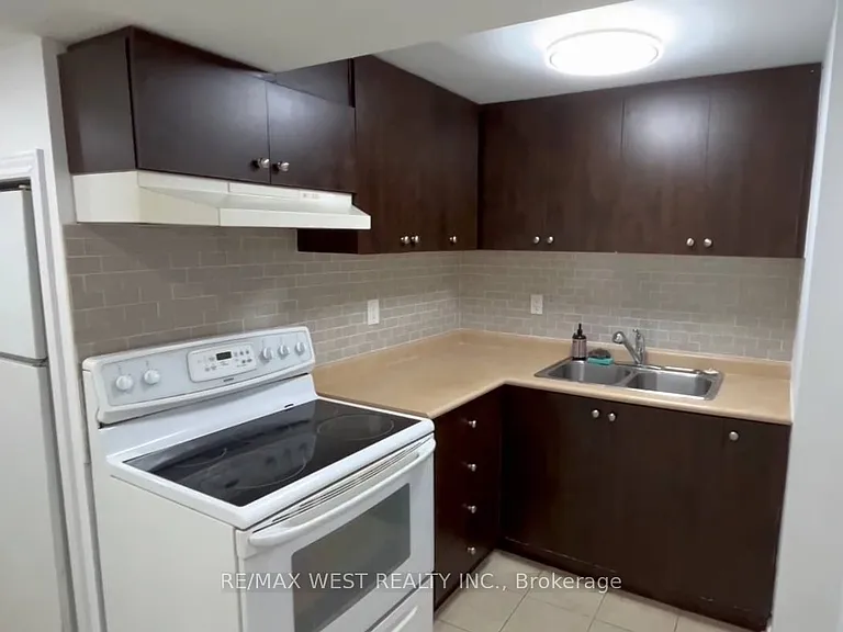 157 Hollywood Hill Cir #LOWER — Photo 7