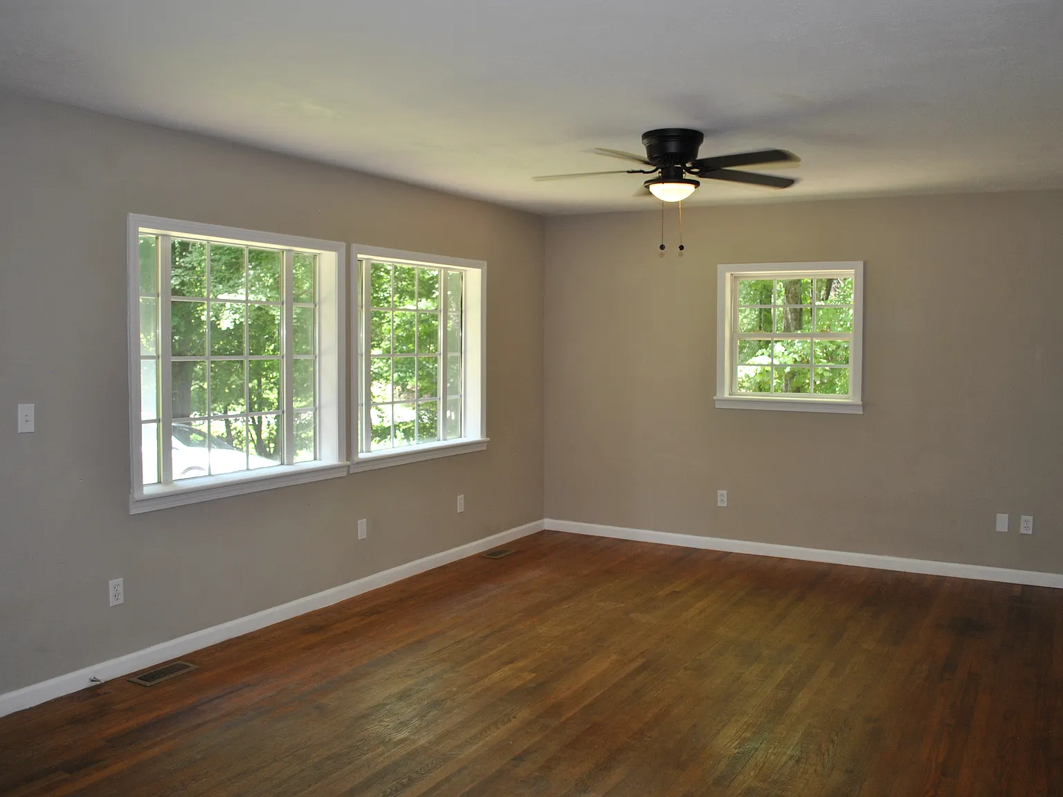 2 bed, 1080 sqft, $1,600 — Photo 3