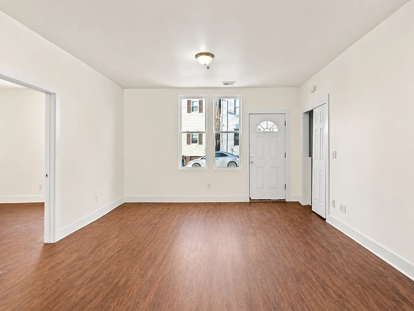 2 bed, 900 sqft, $1,297 — Photo 1