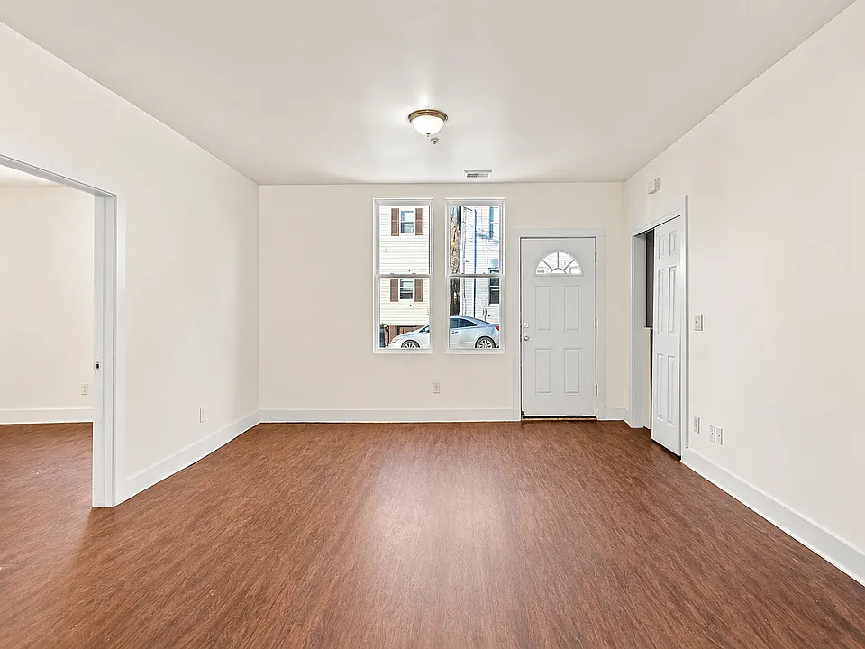 38 Tyler St #2