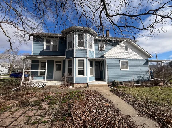 100 N Jackson St, Flanagan, IL 61740