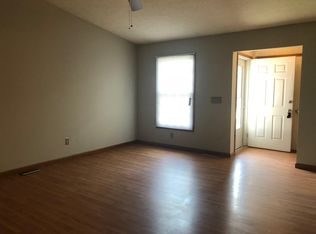 1911 Halifax Dr, Springfield, IL 62703