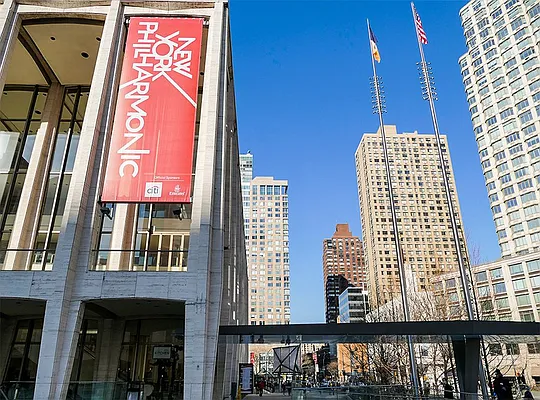 Rented by Greystar | media 16