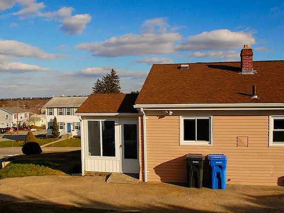 3rd image of 155 Curry Rd
