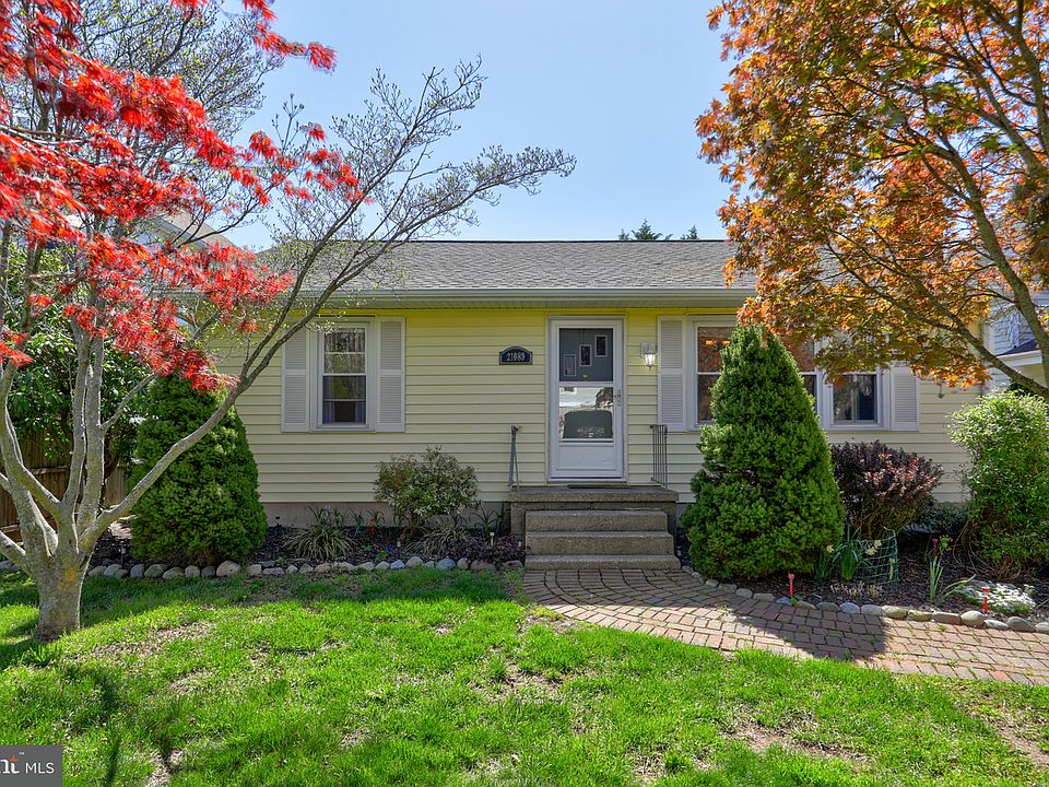 1st image of 21089 Elizabeth Ave