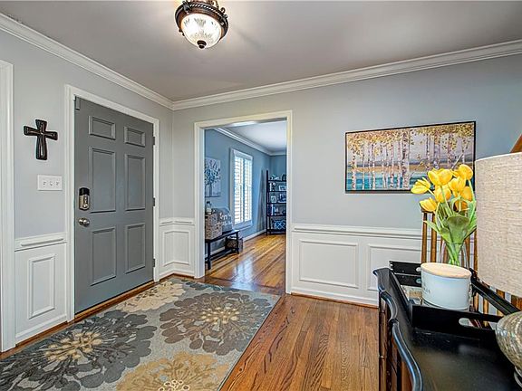 2nd image of 4205 Briarwood Dr