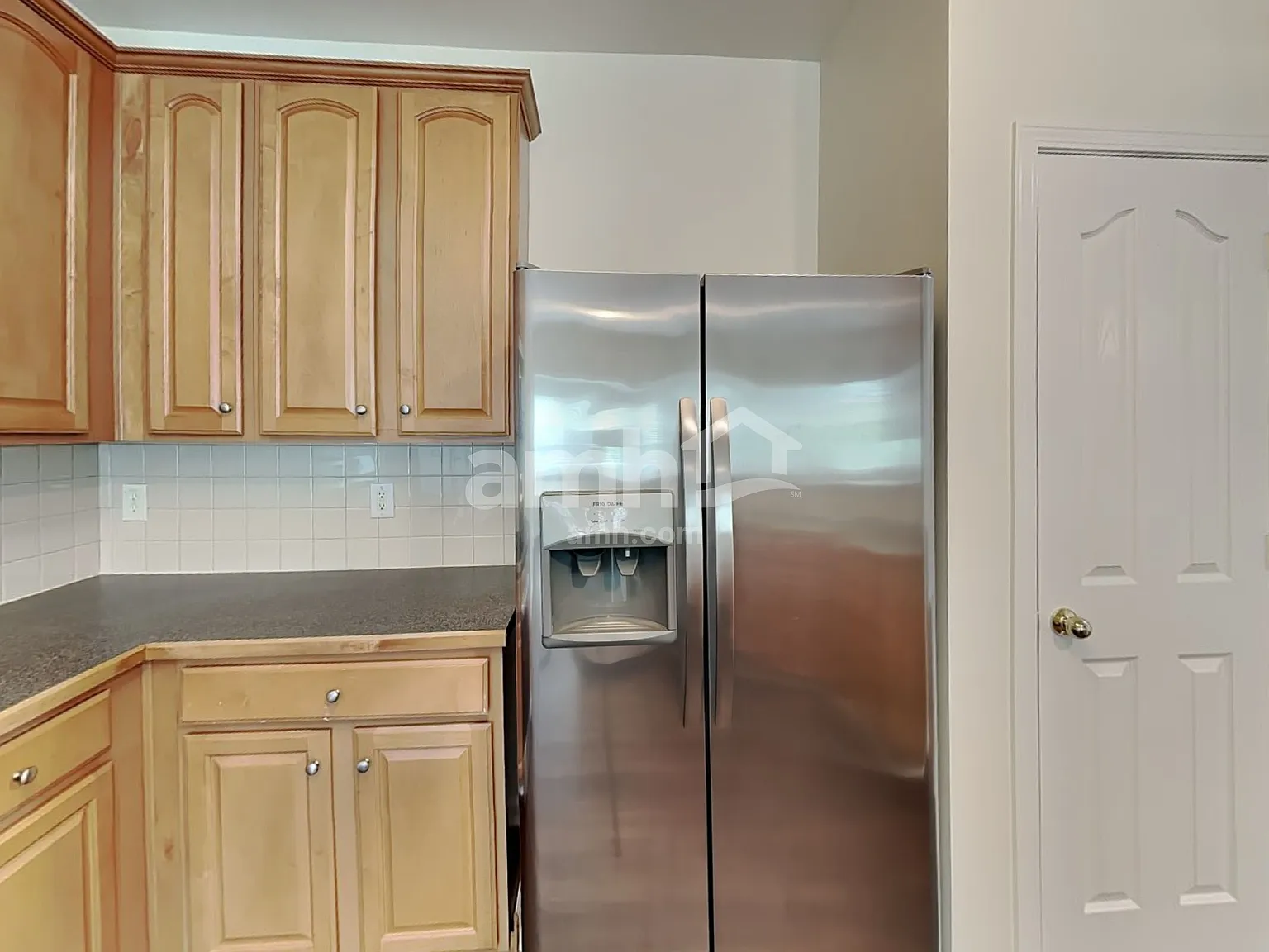 5 bed, 2.5 bath, 2585 sqft, $2,775 — Photo 3