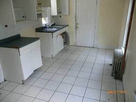4th image of 57 Thorne Ave