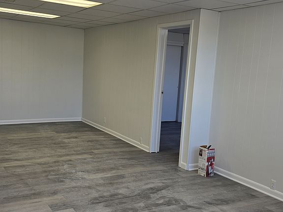 4th image of 1113 Main Ave