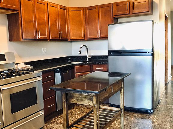 2nd image of 3008 W Diversey Ave APT 1