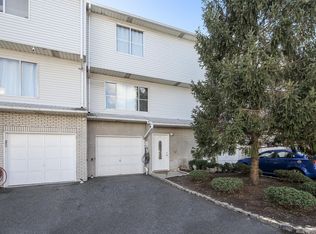 404 Chestnut St APT 33, Newark, NJ 07105
