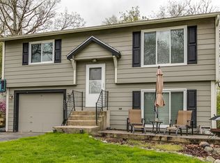 5002 Wildwood Dr, McHenry, IL 60051