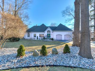 1635 Rood Point Rd, Muskegon, MI 49441