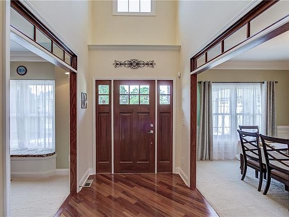 5th image of 2114 Saddle Creek Dr