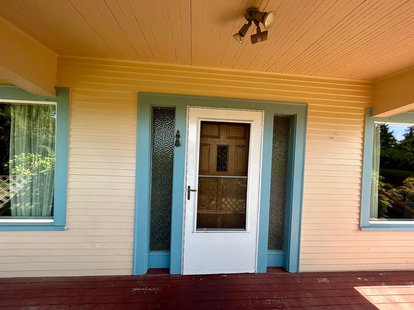 2516 Huron St - Bellingham WA — Photo 2