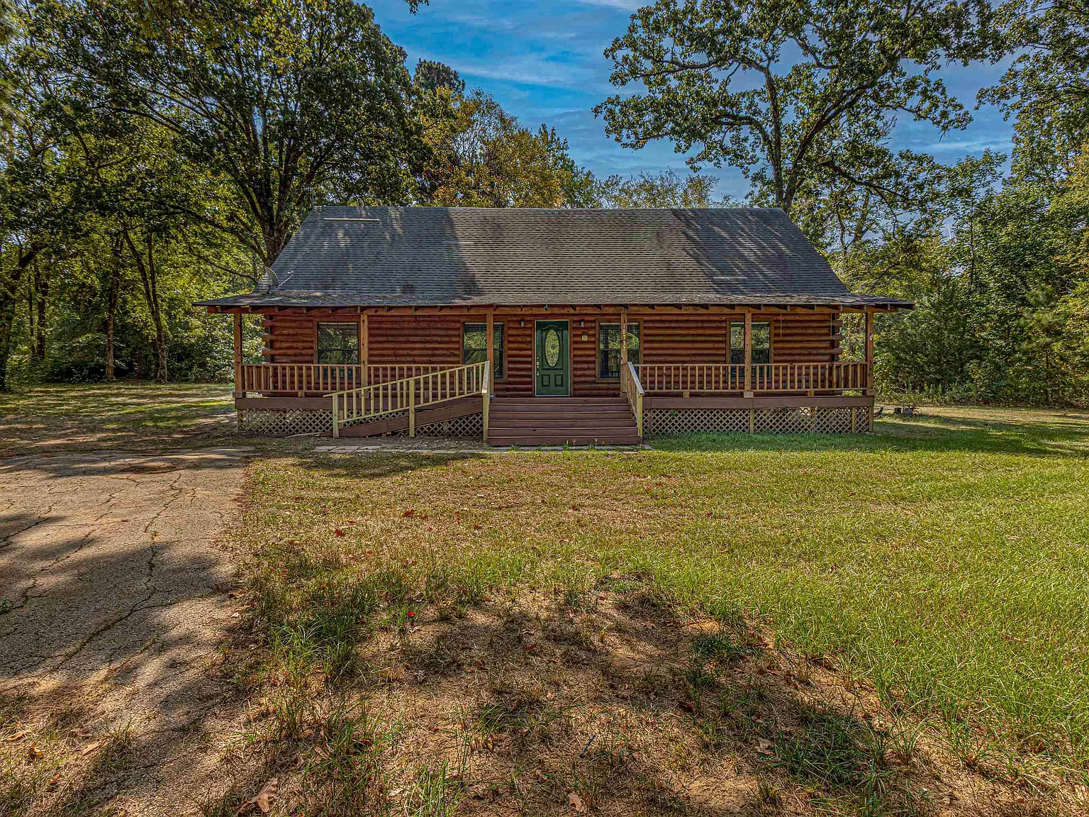 4 bed, 3.0 bath, 2200 sqft, $2,200 — Photo 1
