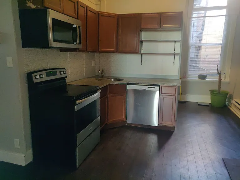 For Rent: Urban Luxury at 914 N. Charles St Your City Lifestyle Awaits! — Photo 43