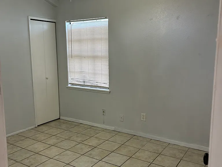 4212 Pepperbush Dr — Photo 3