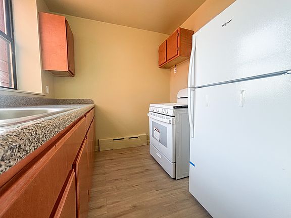 3rd image of 876 E 225th St APT 4A