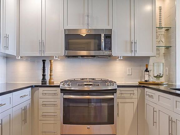 4th image of 220 S 31st Ave S #3304
