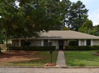 509 Pinewood Dr, Marshall, TX 75672