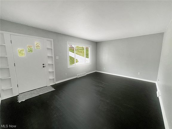 5th image of 125 Orpha Ave