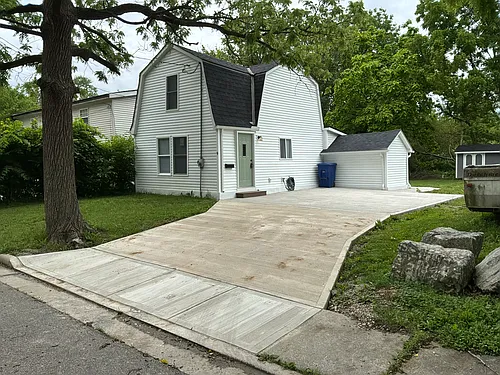 9 Maple St Photo 1