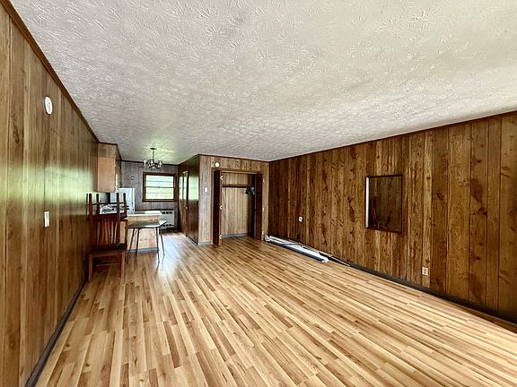 3rd image of 920 Greenville Hwy #6