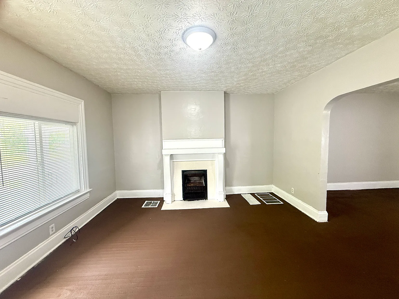 3 bed, 1600 sqft, $1,200 — Photo 3