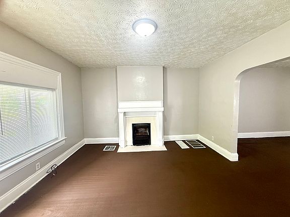 3rd image of 412 Neal Ave