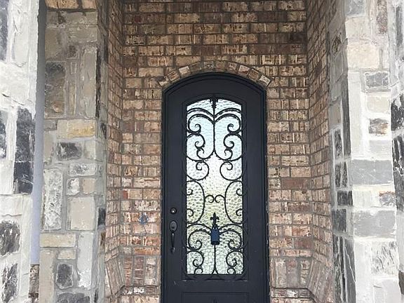 3rd image of 108 Heritage Dr
