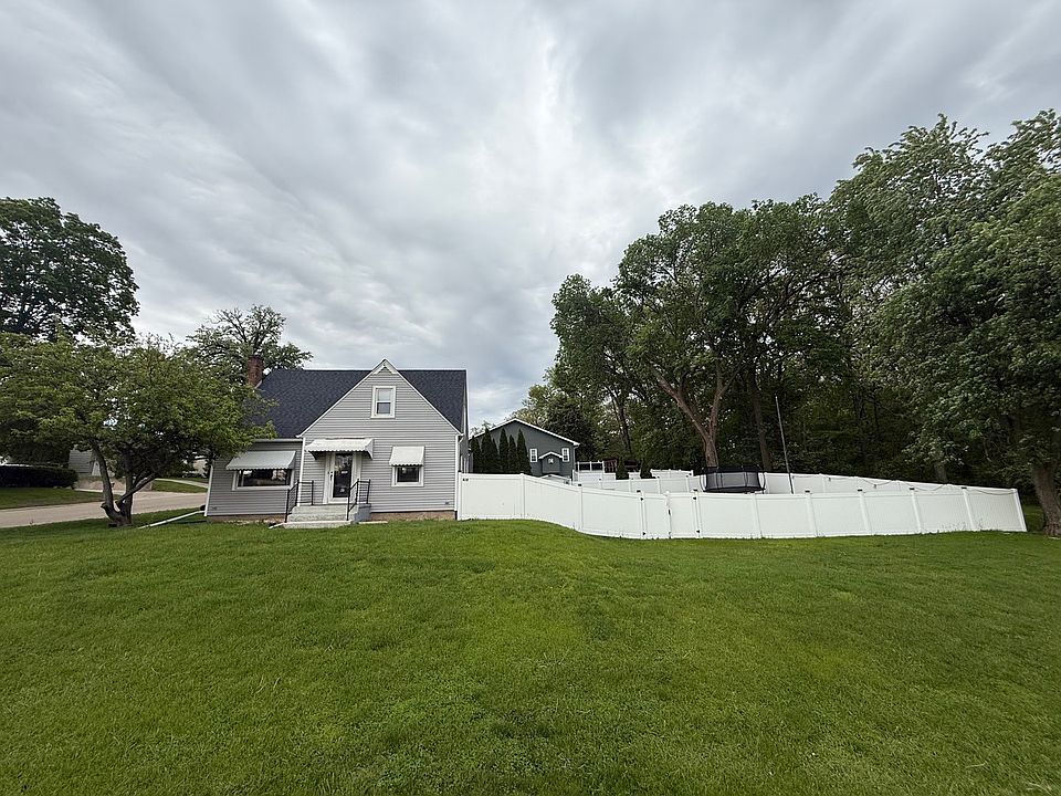 1st image of 301 Hillside Ave