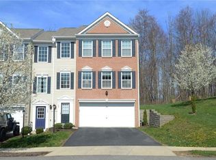 227 Grace Manor Dr, Coraopolis, PA 15108