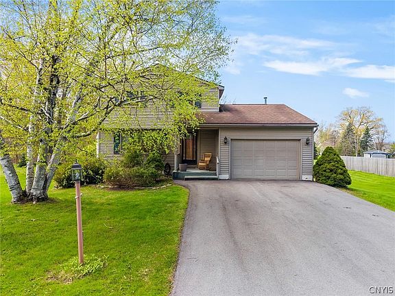 2nd image of 9529 Sotherden Rd