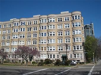 2nd image of 4 N Kingshighway Blvd #D