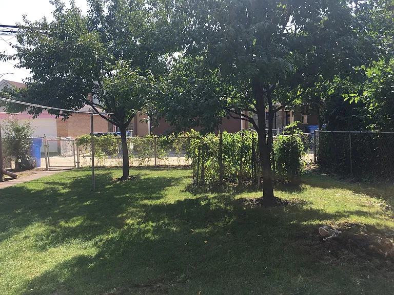 7111 W Farragut Ave — Photo 13