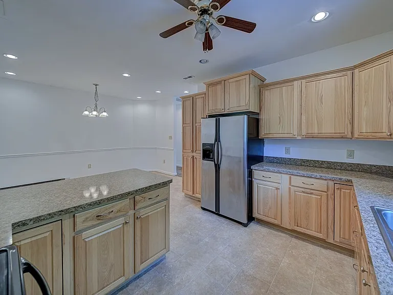 756 Lakehurst Rd — Photo 22