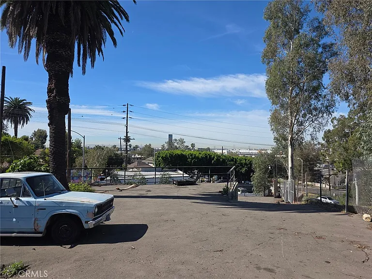 1203 E Cesar E Chavez Ave — Photo 28