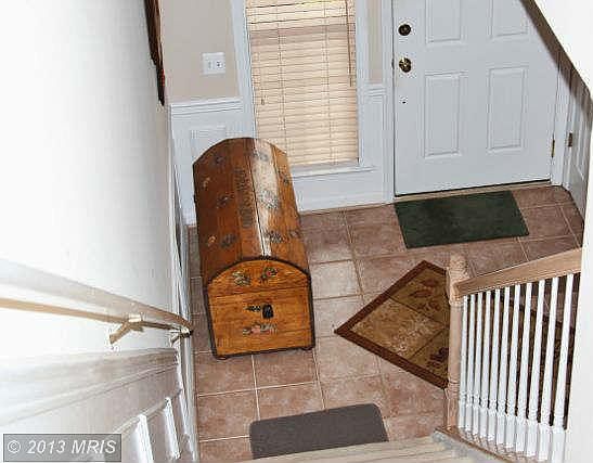 3rd image of 7517 Lamoyne Ct
