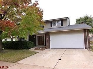 670 Green Isles Dr, Fenton, MO