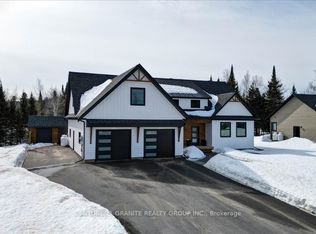 10 Bancroft Ridge Dr, Bancroft, ON K0L1C0