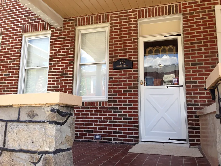 725 Grundy St — Photo 29