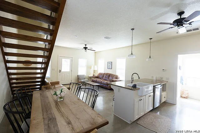 809 Josephine St — Photo 4
