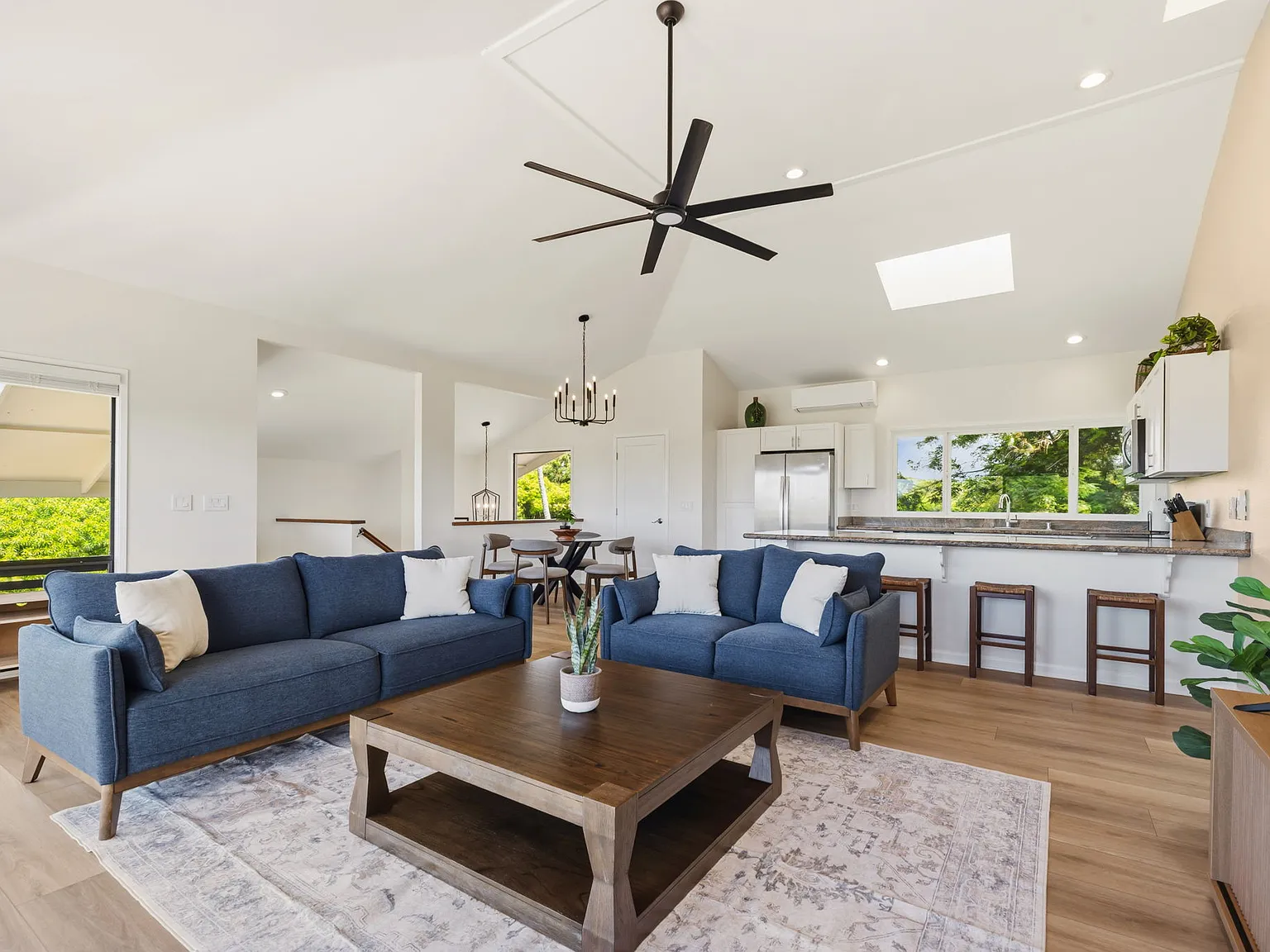 3 bed, 2.5 bath, 1800 sqft, $6,500 — Photo 4