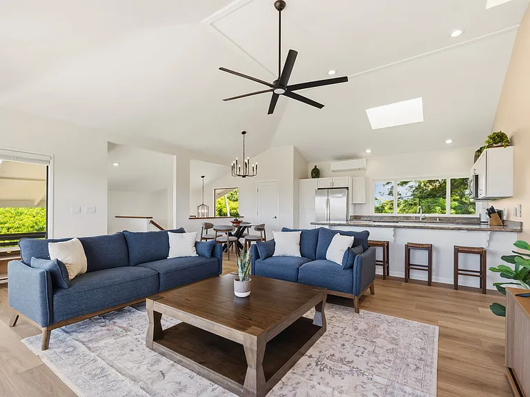2020 Pahoehoe St — Photo 4