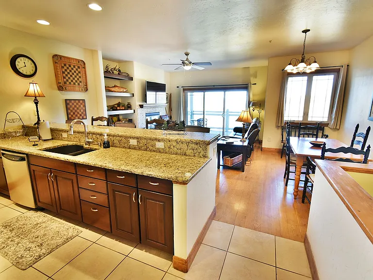 724 E Anemone Trl #B — Photo 10