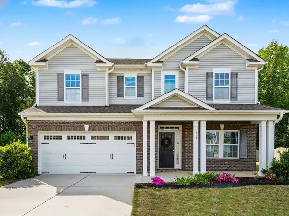 713 Harvest Point Dr, Fuquay Varina, NC 27526