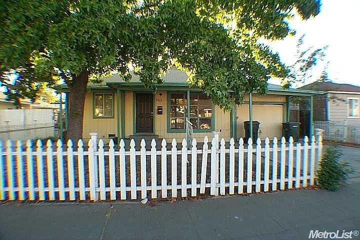 1st image of 3913 Clay St