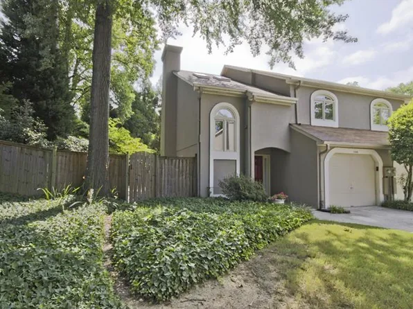 1156 Brookhaven Woods Ct, Atlanta, GA 30319