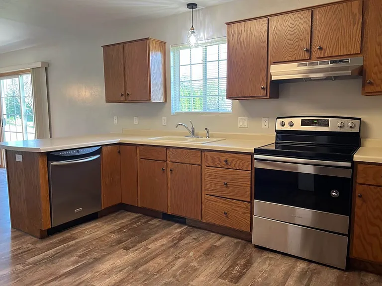 510 E Glenbrook Dr — Photo 5